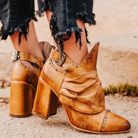 Freebird by Steven Shoes - Freebird by Steven Jericho Natural Tan Ankle Booties with Chunky Heel